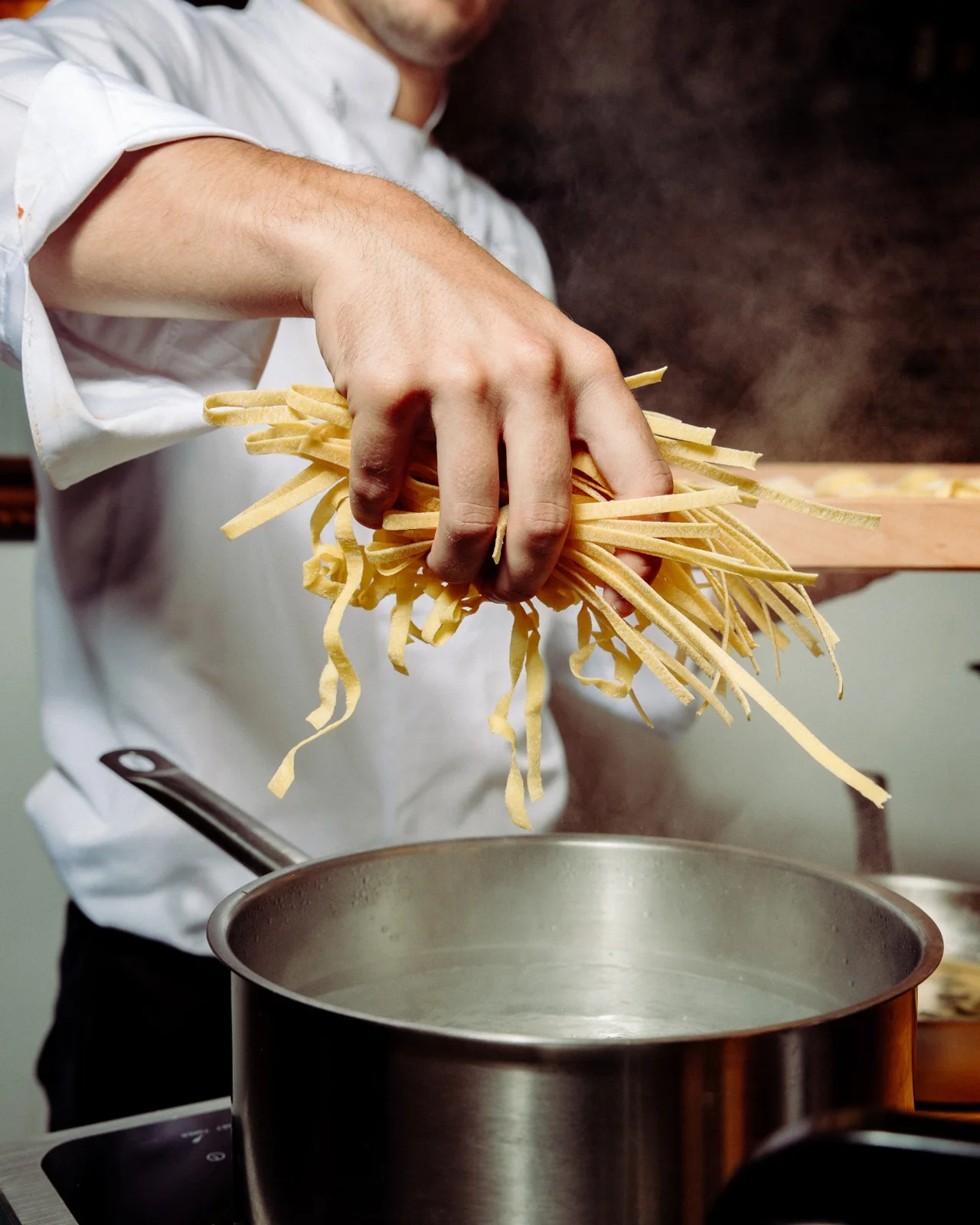 Pasta in the kitchen / Pasta in cucina